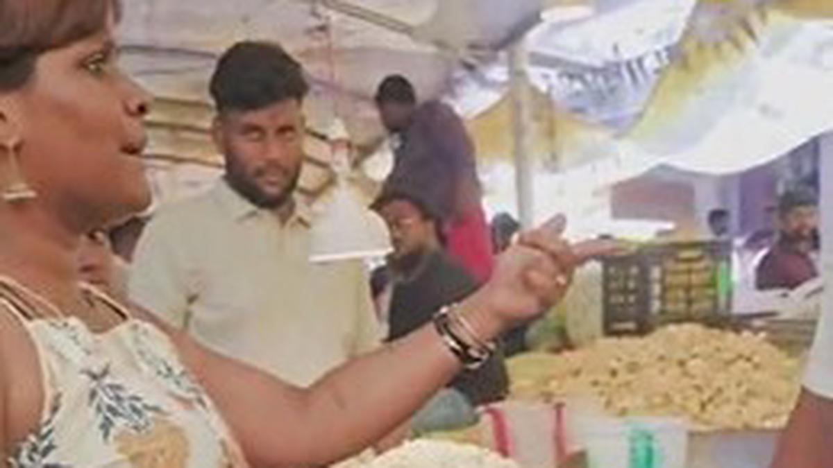 Law student allegedly insulted for wearing sleeveless outfit to flower market in Coimbatore