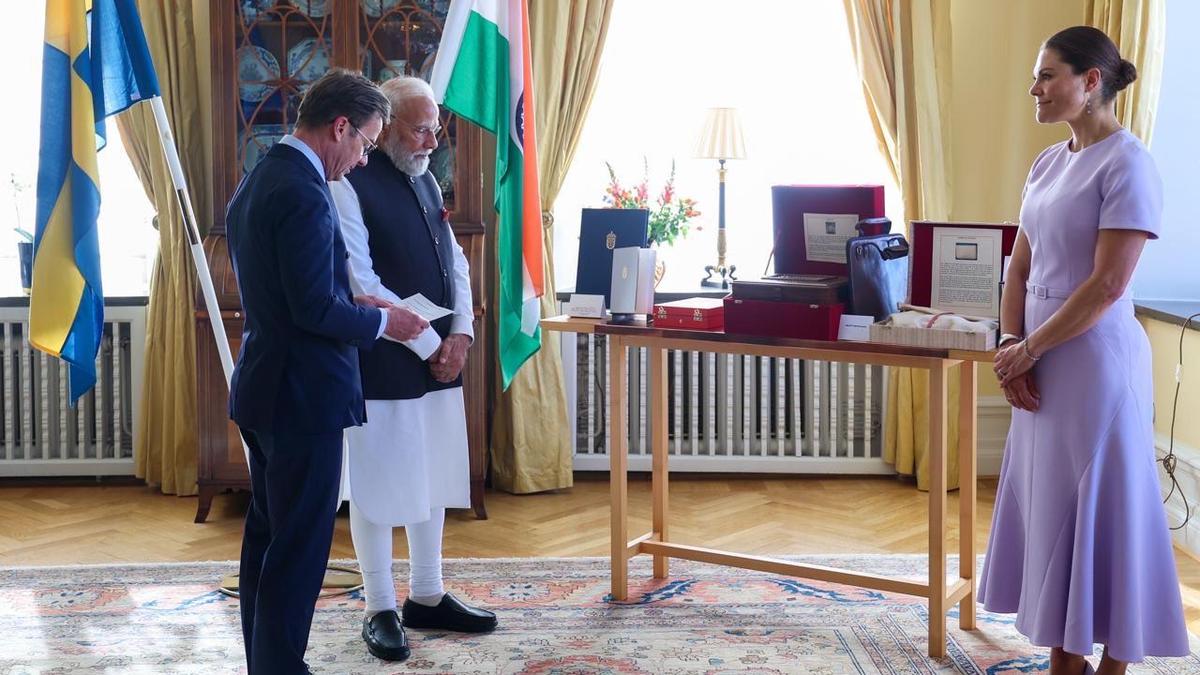 PM's gifts: Muga silk stole for Italy PM, Ladakhi stole for Sweden PM, Kesar mangoes for UAE President