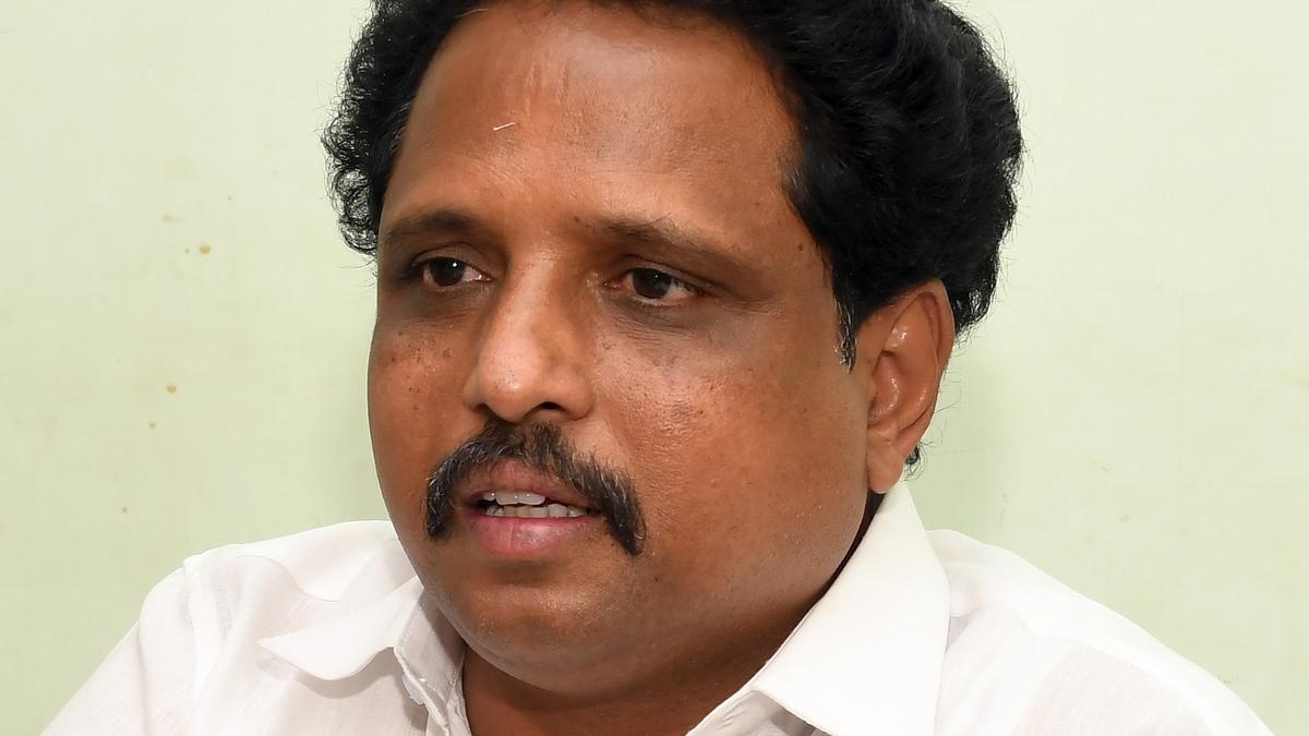 Municipal Administration Minister must inspect road works in Madurai before monsoon: MP Su. Venkatesan