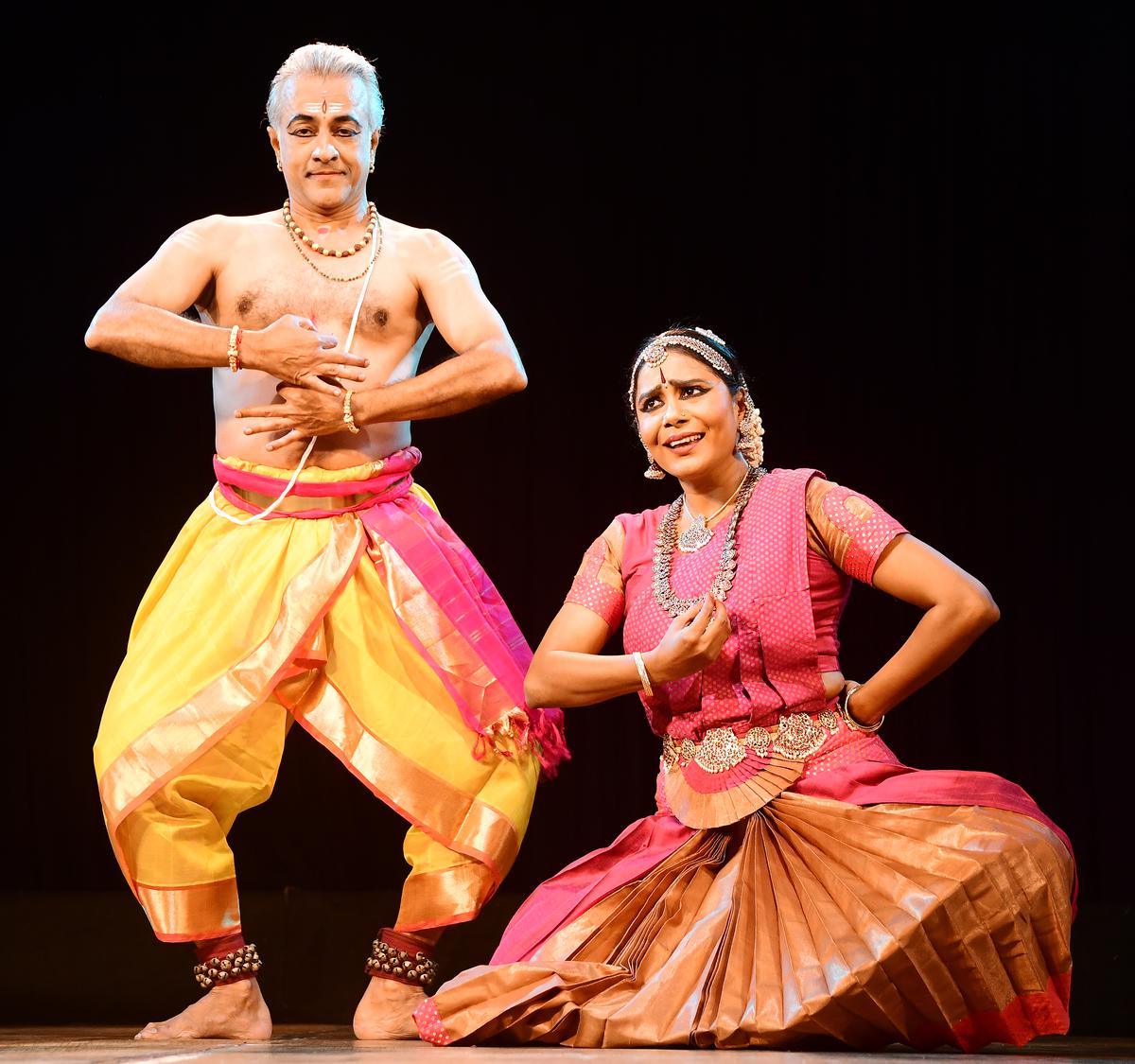 Bharatanatyam Classical Dance - History, Clothing, Exponents
