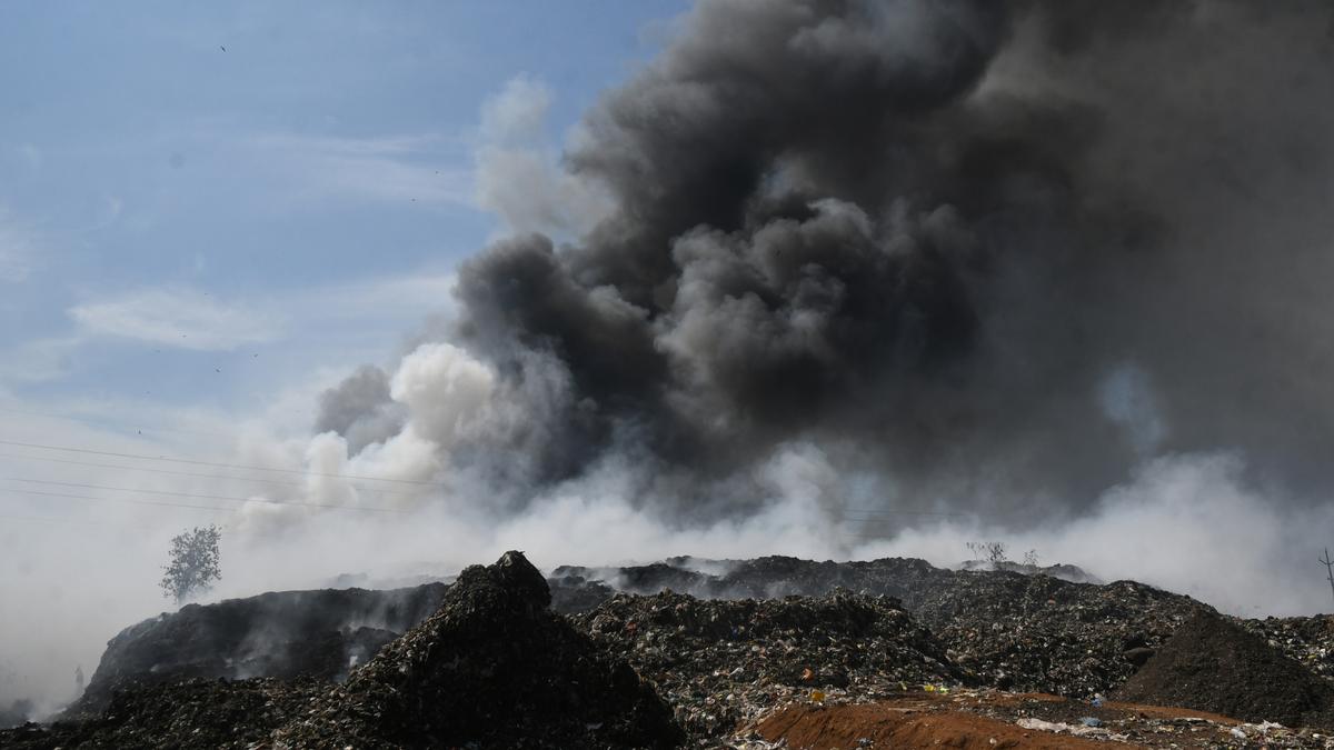 Brahmapuram fire | Affected areas face problems of smoke, smell of burnt plastic
