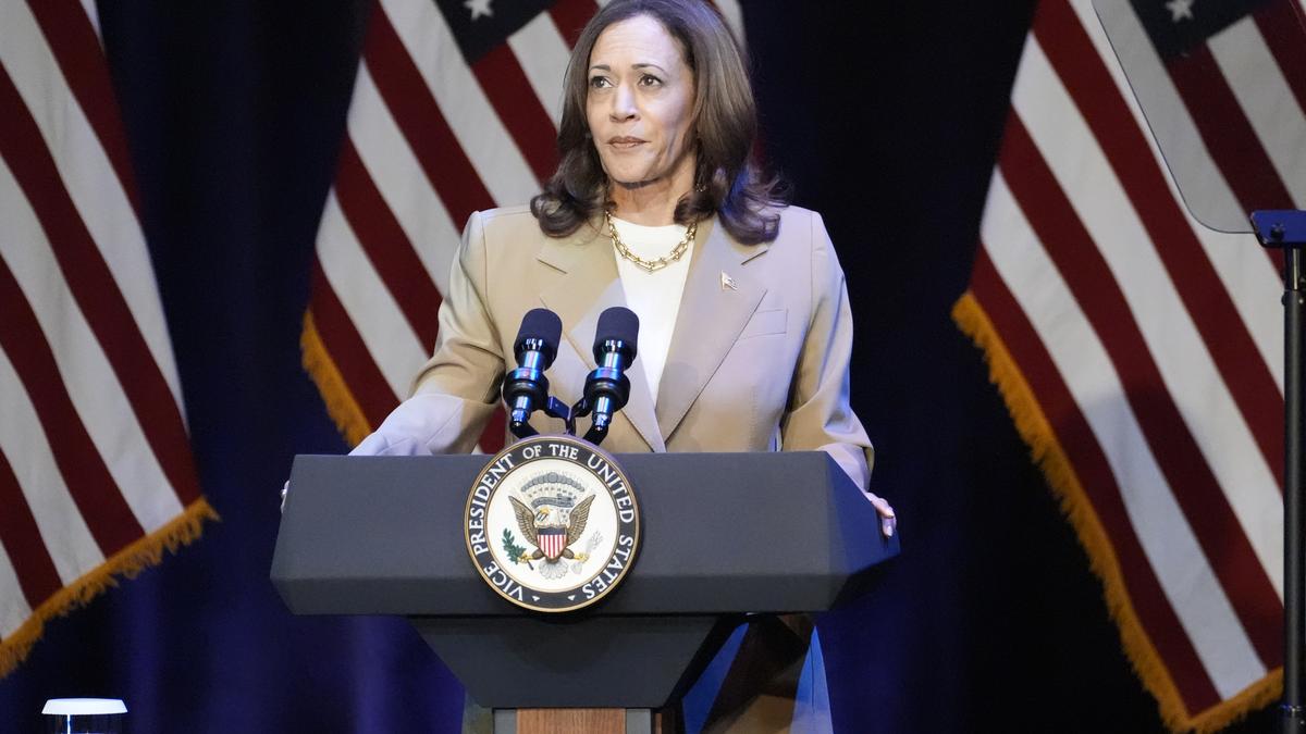 Kamala Harris calls herself an underdog, touts her campaign as ‘people powered’