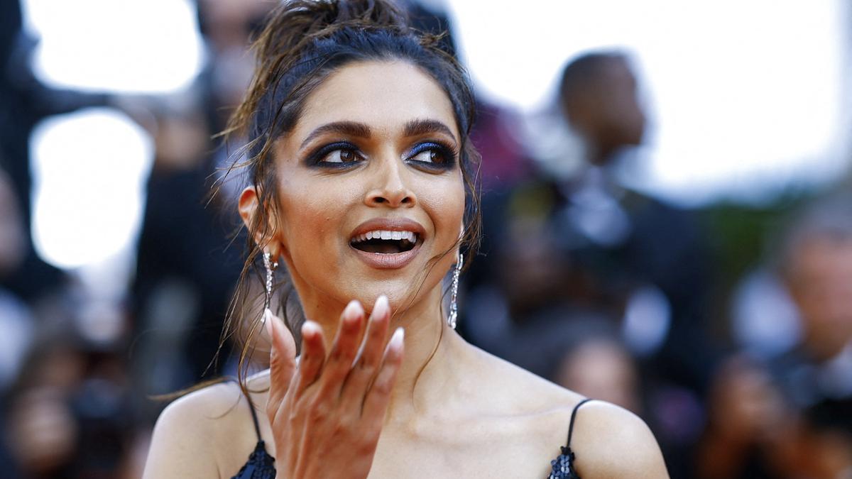 Watch: Deepika Padukone is the first Indian to present the FIFA World Cup  trophy