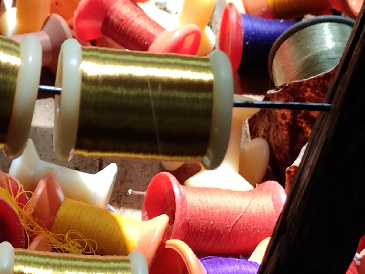 Scarcity of yarn leaves handloom weavers in a bind