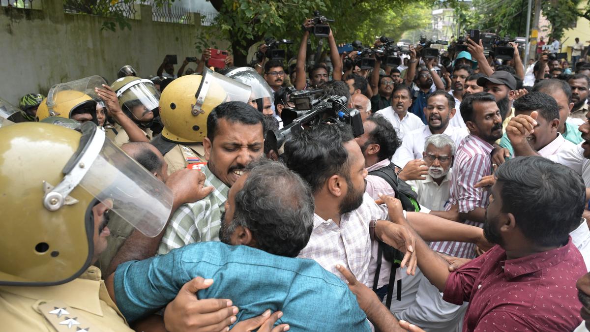 KPCC chief describes midnight police raid as &lsquo;disgraceful rowdyism&rsquo;