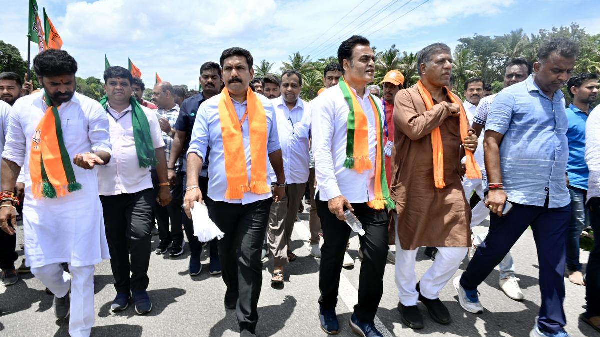 Padayatra: BJP-JD(S) leaders declare they will continue protest till Chief Minister Siddaramaiah quits