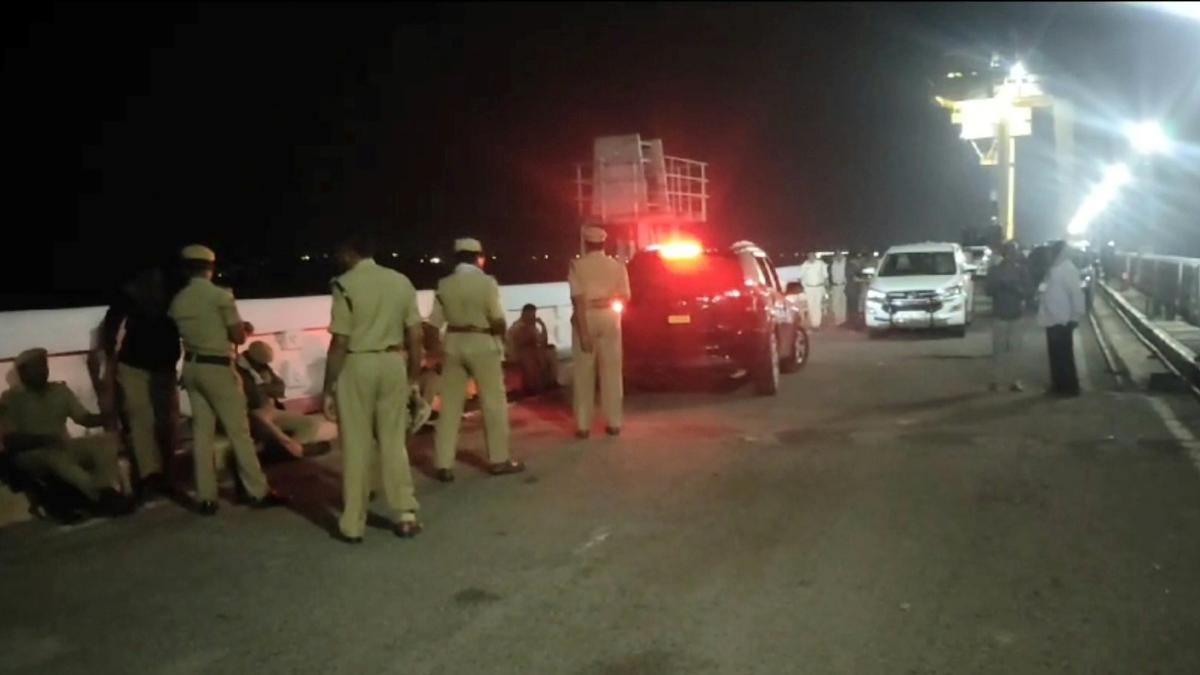 Andhra, Telangana police clash on Nagarjuna Sagar project on Krishna river