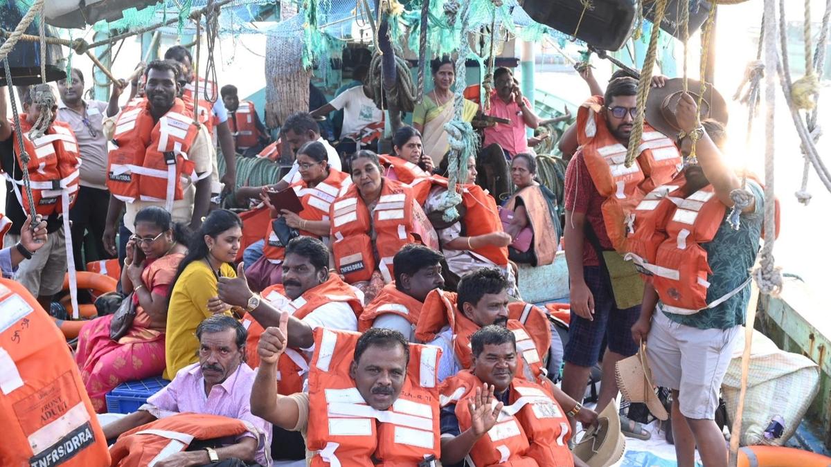 Nearly 4,000 pilgrims from India set sail for Katchatheevu for St. Antony&rsquo;s Church festival