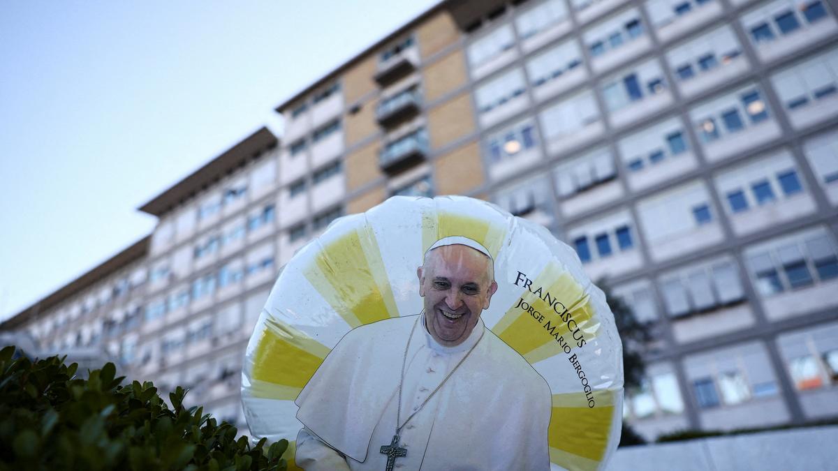 Pope Francis no longer requires mechanical ventilation after respiratory crisis