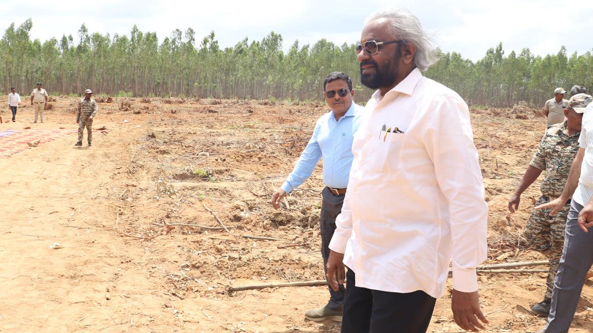 Environment Minister Eshwar Khandre calls for increased wildlife week conservation, recalls recent animal deaths in Karnataka