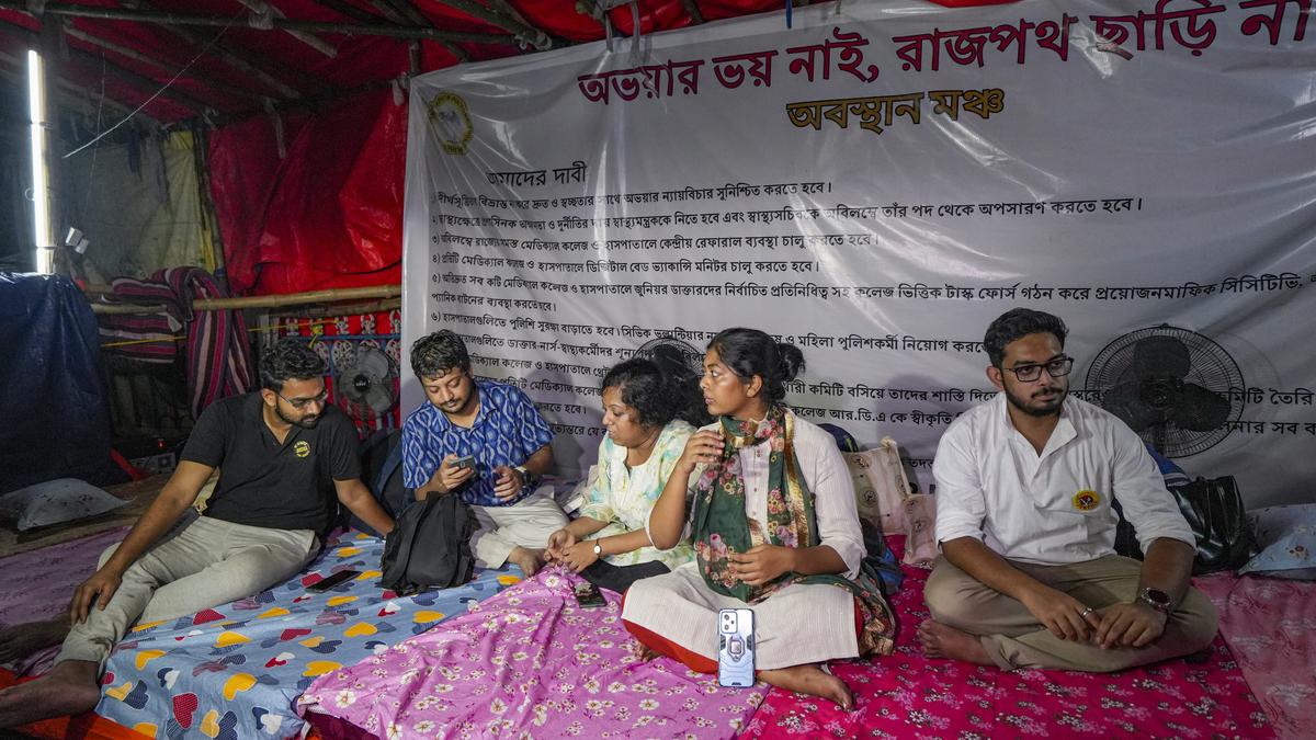 Kolkata doctor rape-murder case: Junior doctors in Kolkata continue indefinite hunger strike demanding justice