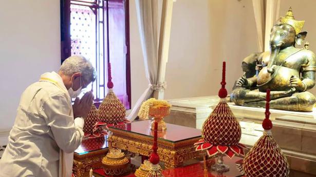 EAM Jaishankar visits Hindu temple in Thailand; highlights shared religious, cultural traditions