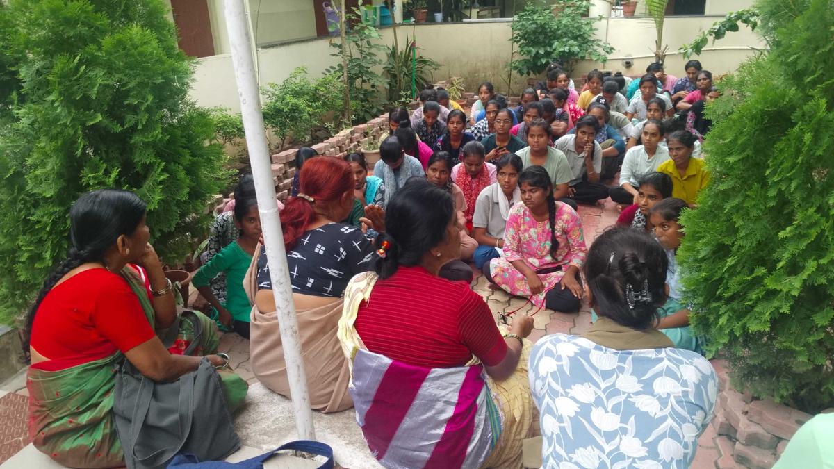 Fact-finding team flags poor conditions at women&rsquo;s nursing hostel in Kalaburagi