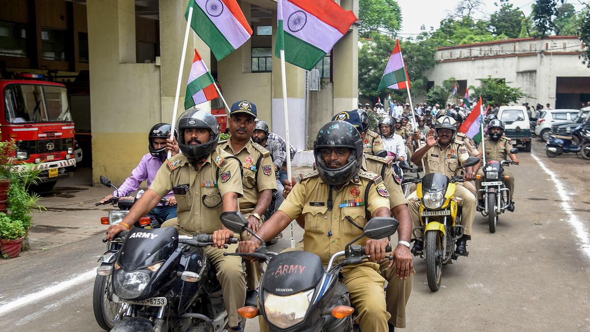 Independence Day 2024 59 medals for Maharashtra police; PSI martyred