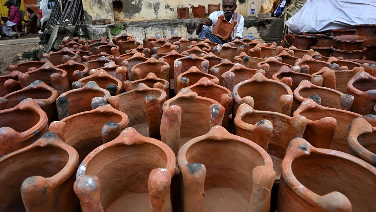 Southern markets bustle before Pongal