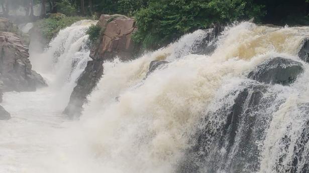 Ban on tourists in Hogenakkal with the rise in inflow in Cauvery