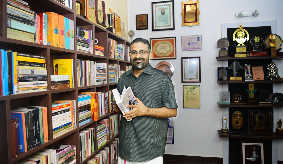 मलयालम लेखक बेंजामिन मलयालम लेखक बेंजामिन