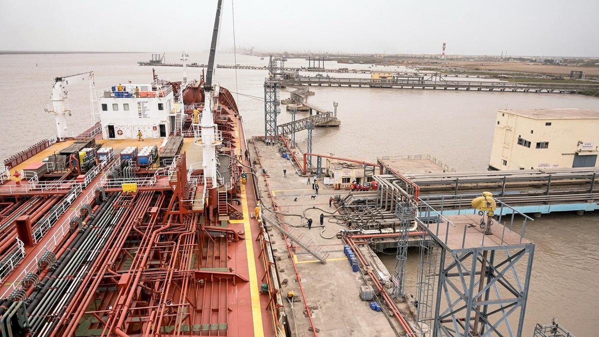 India’s first green methanol plant to turn Kutch weed into marine fuel