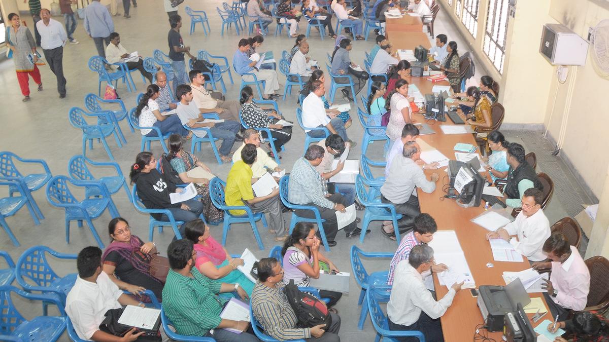 Karnataka Examinations Authority decides to make Aadhaar mandatory for registration for all exams, to prevent seat blocking and other irregularities