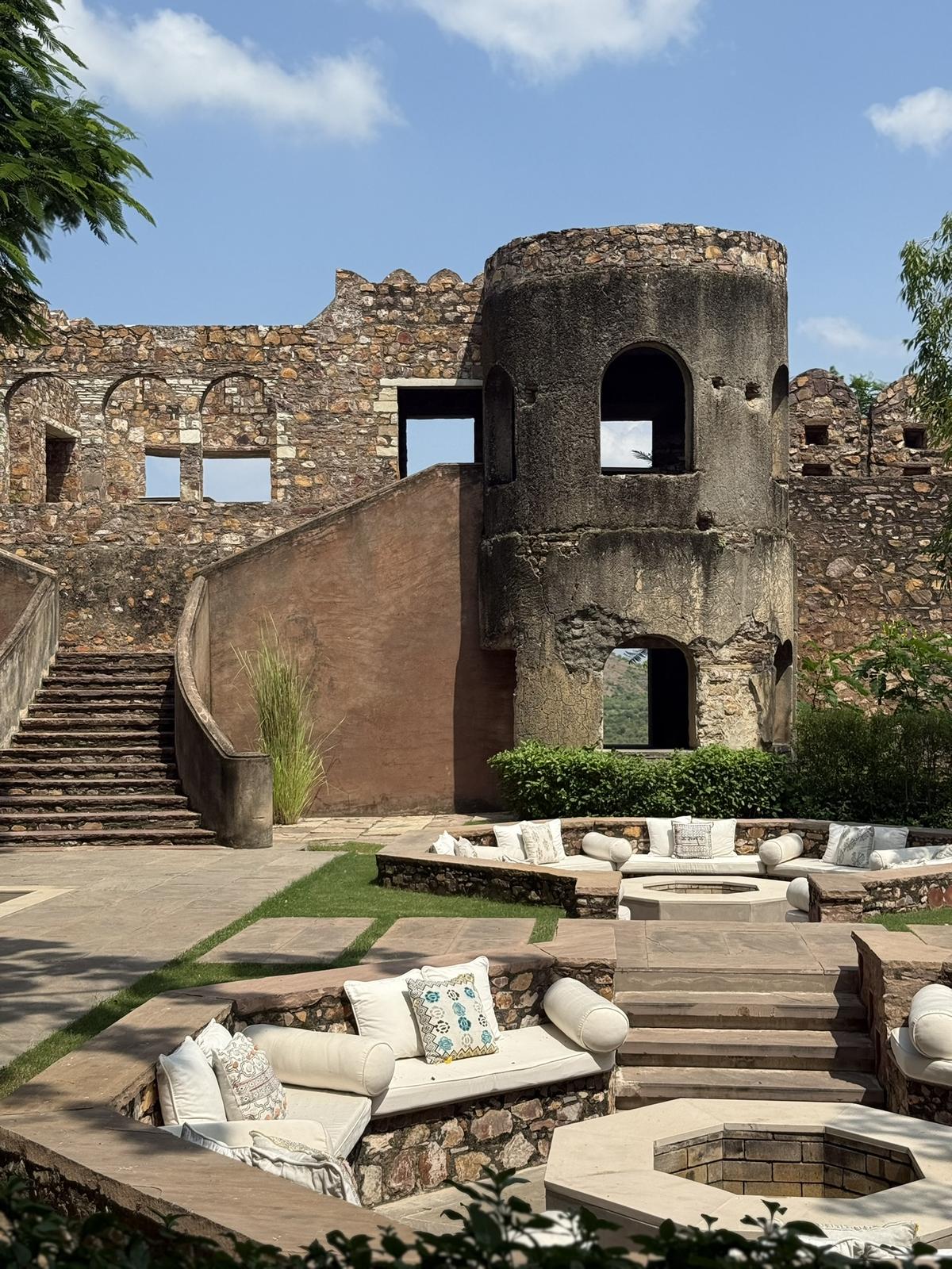 The sitting area just outside the dining space The sitting area just outside the dining space