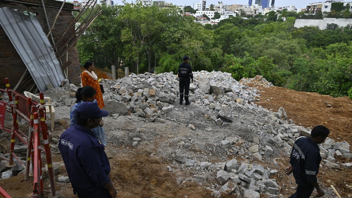 Encroached site of Lotus Pond in Hyderabad being cleared - The Hindu