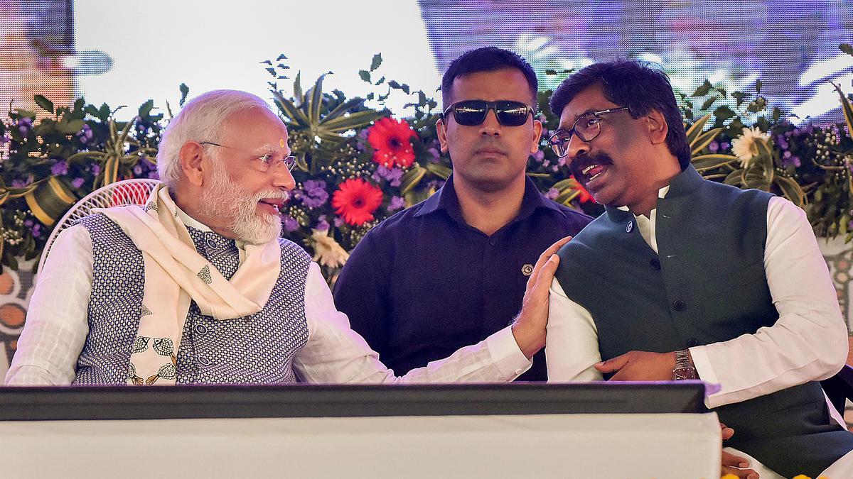 CM Soren takes dig at PM Modi during Jharkhand Foundation Day visit