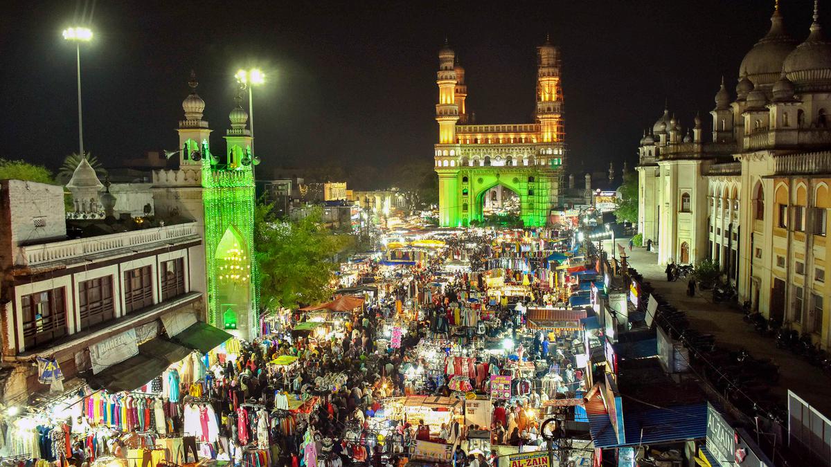 Ramzan chaos near Charminar sends visitors scurrying - The Hindu