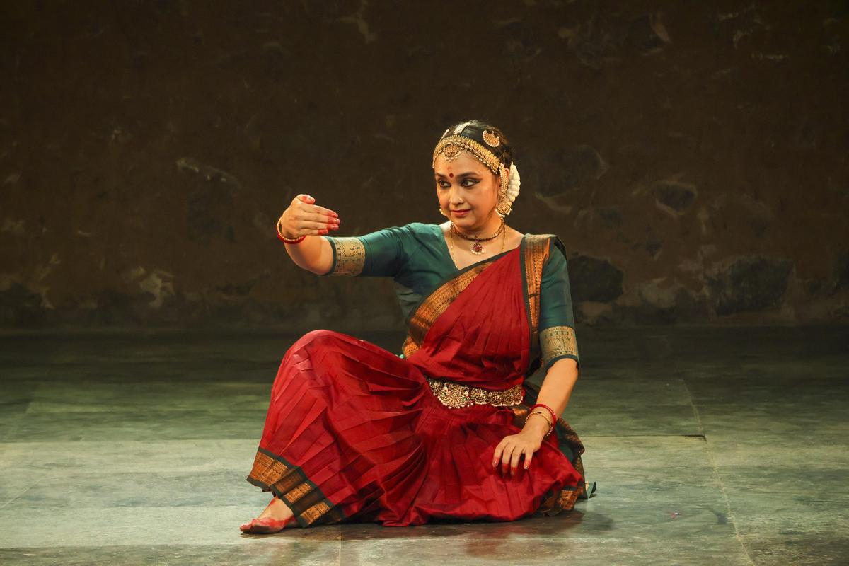 राजश्री वारियर ने अपनी प्रस्तुति में अभिनय को प्रमुखता दी.  