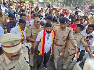 Karnataka: Winter session begins by paying tributes to Saalumarada Thimmakka,  S.L. Bhyrappa, Meti - The Hindu