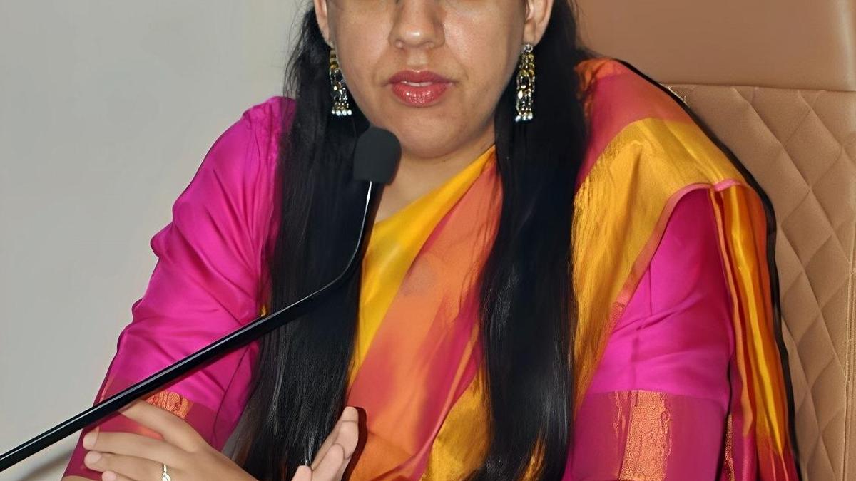 Palnadu Collector directs officials to take all precautionary measures to prevent loss of life, property due to cyclone Montha