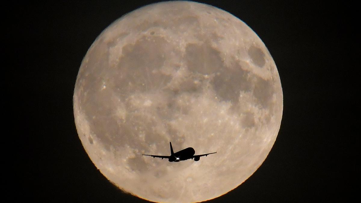 White House directs NASA to create time standard for the moon