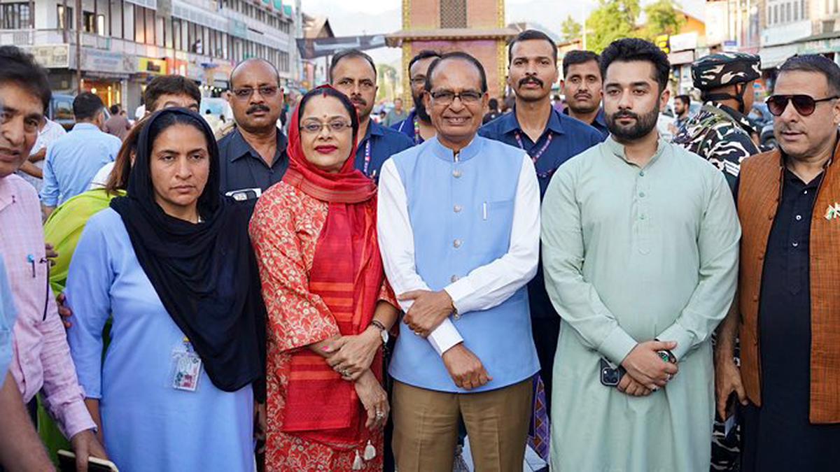 Shivraj Singh Chouhan joins Muharram mourners in Srinagar, announces housing for five lakh in J&K