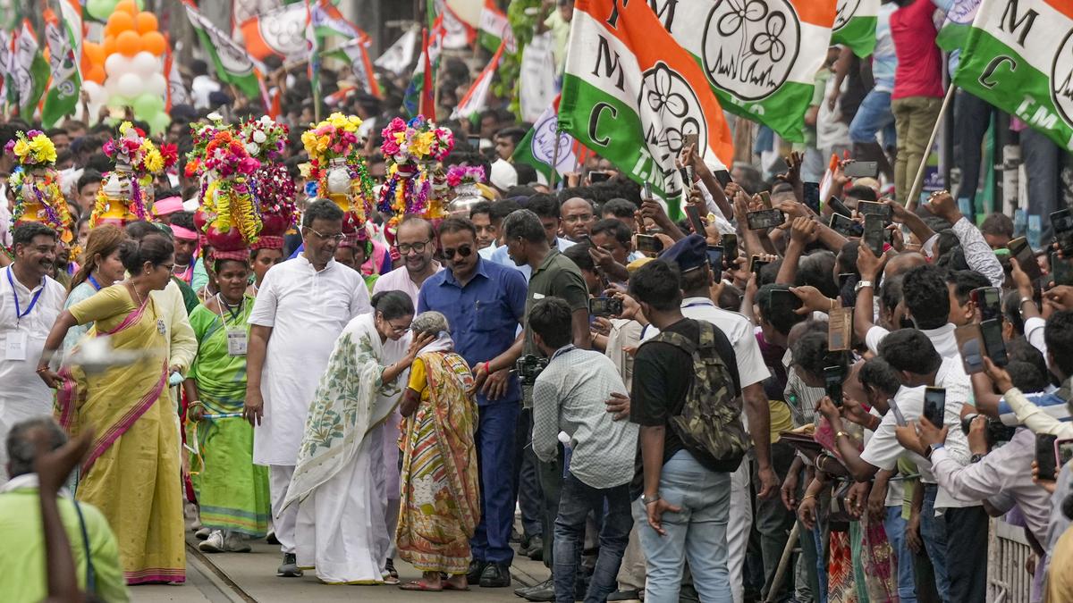 In final phase, action shifts to City of Joy and Sundarbans