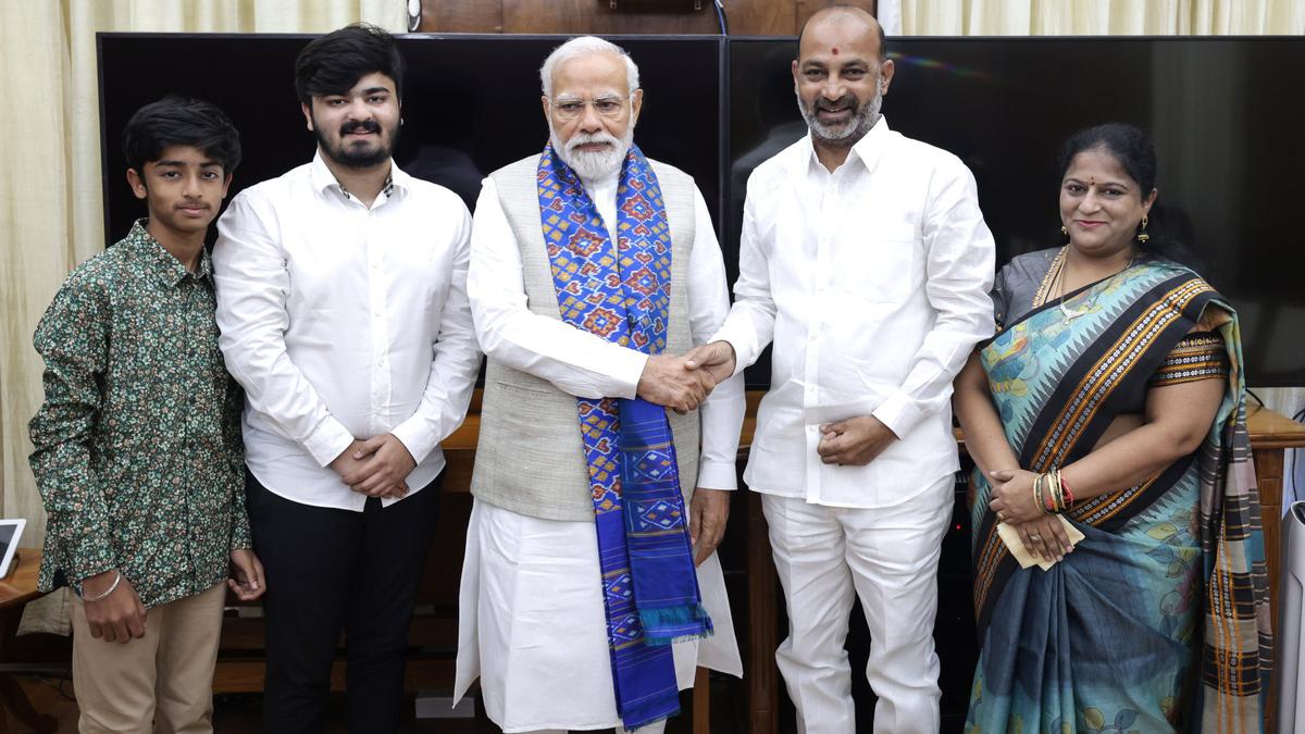 PM Modi meets Bandi Sanjay; hails his work for party