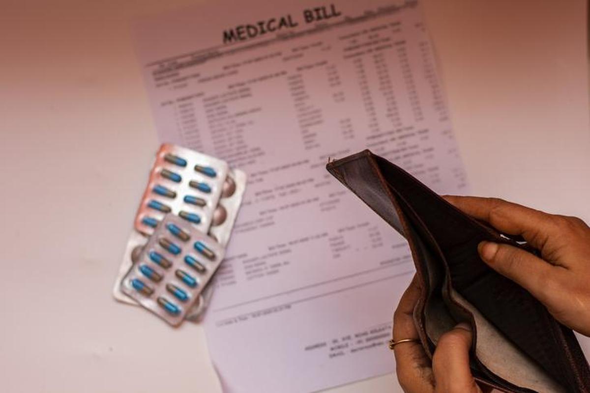 thehindu.com - Nivedita S. - Households face financial risk from increasing health inflation