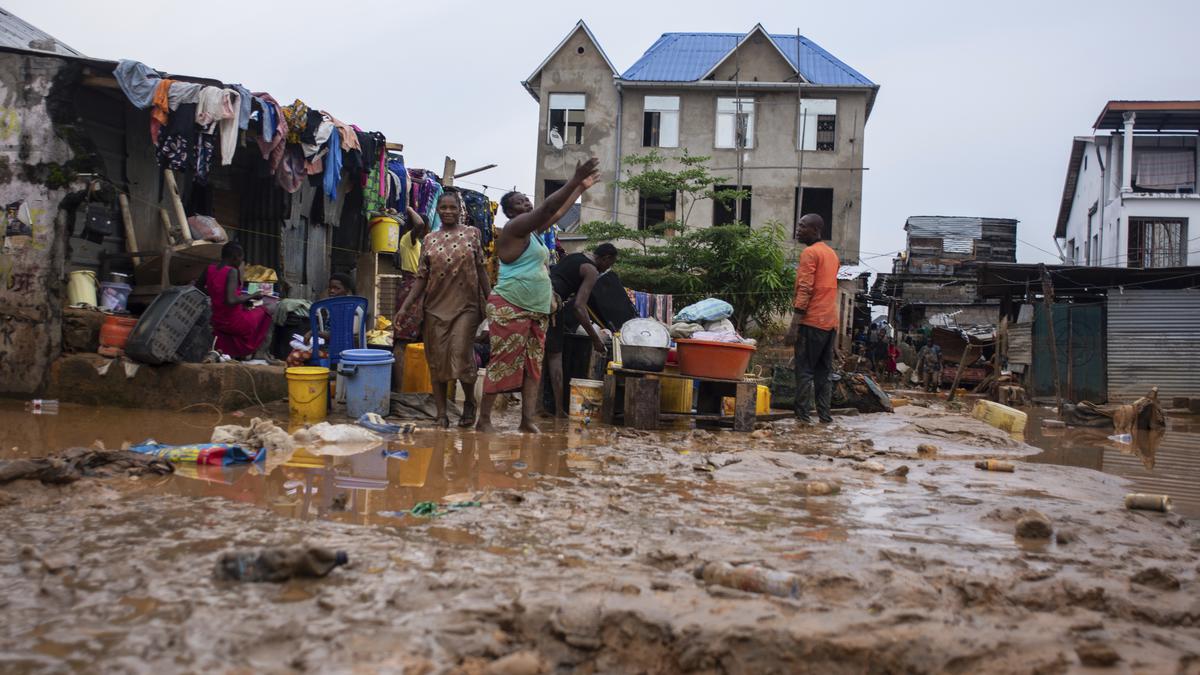 At least 100 people killed by floods in capital of Congo