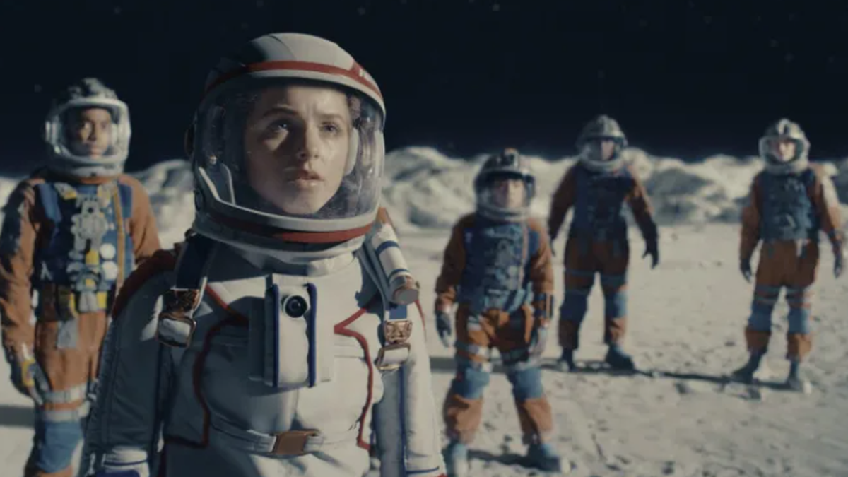 ‘Crater’ movie review: A captivating young cast propels a sweet, thrilling ride into time and space 