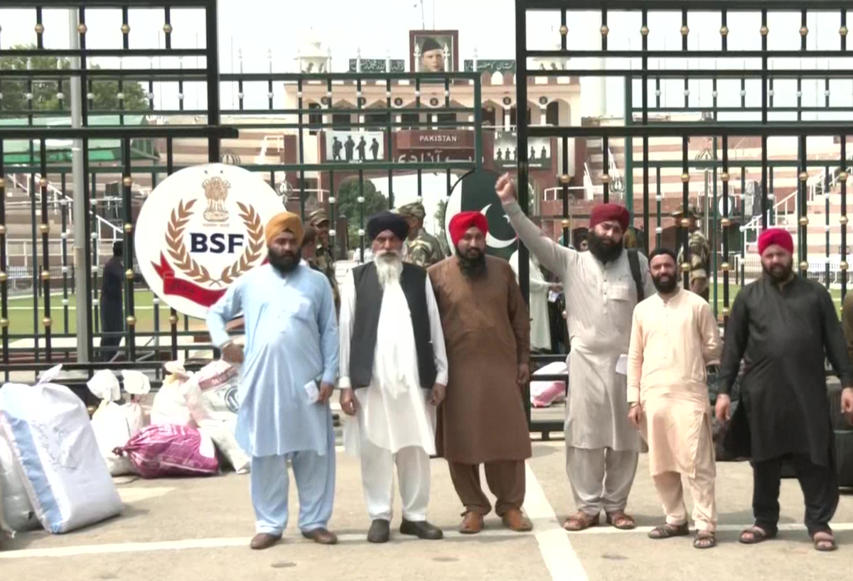 Sukhbir Badal Apologises To Sikh Community Over 2015 Sacrilege Cases During  Akali Dal Govt | Watch