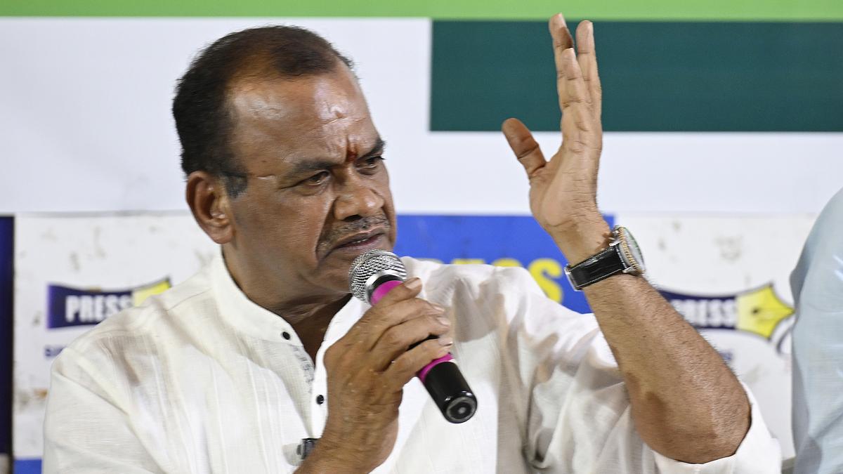 BRS will be a past in Telangana after Parliament election results: Komatireddy Venkata Reddy