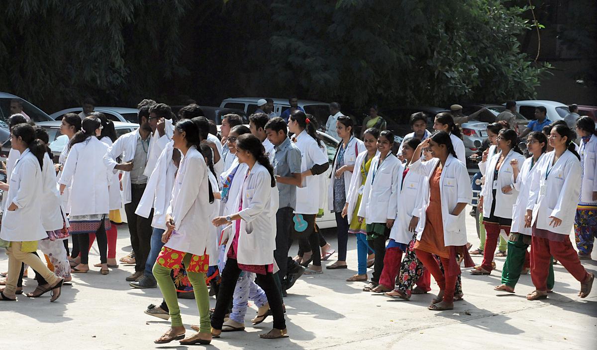 Freshers miss out on civil assistant surgeon posts as contract doctors get weightage