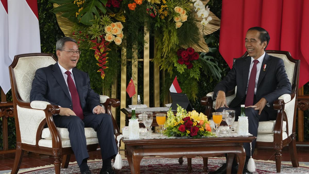 China premier meets Indonesia leader, pledges deeper ties