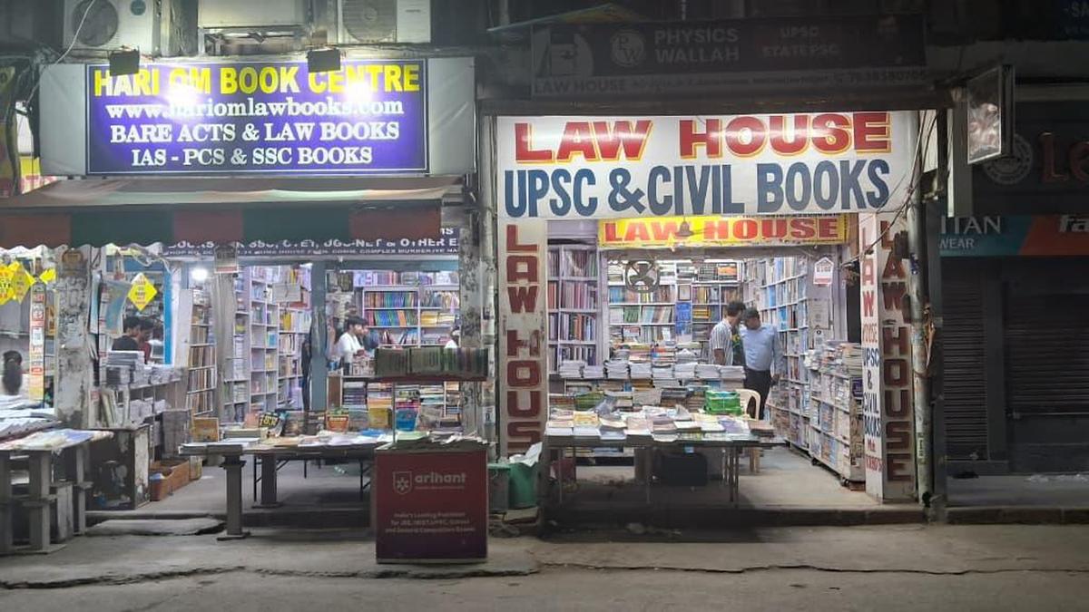 Hindi-medium aspirants face a widening gap in Delhi’s UPSC hub