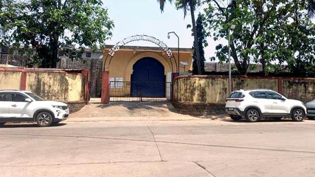 Case booked against five Mangaluru prison inmates for obstructing search