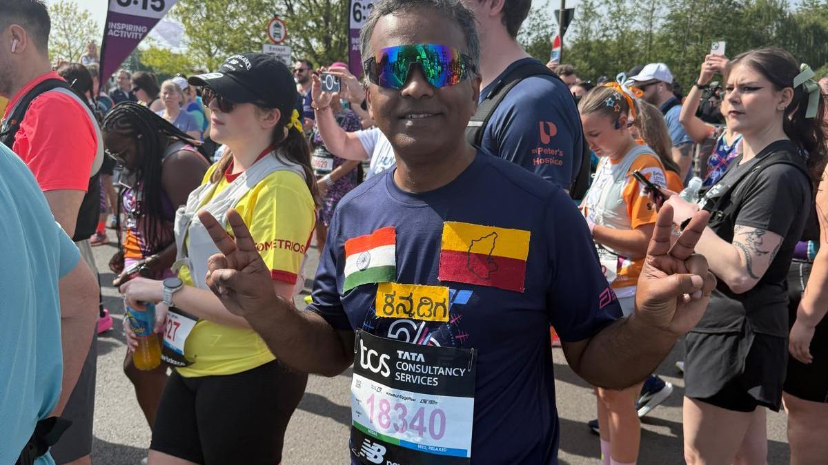 Surgeon from Bhadravati participates in London Marathon wearing tricolour and Kannada flag