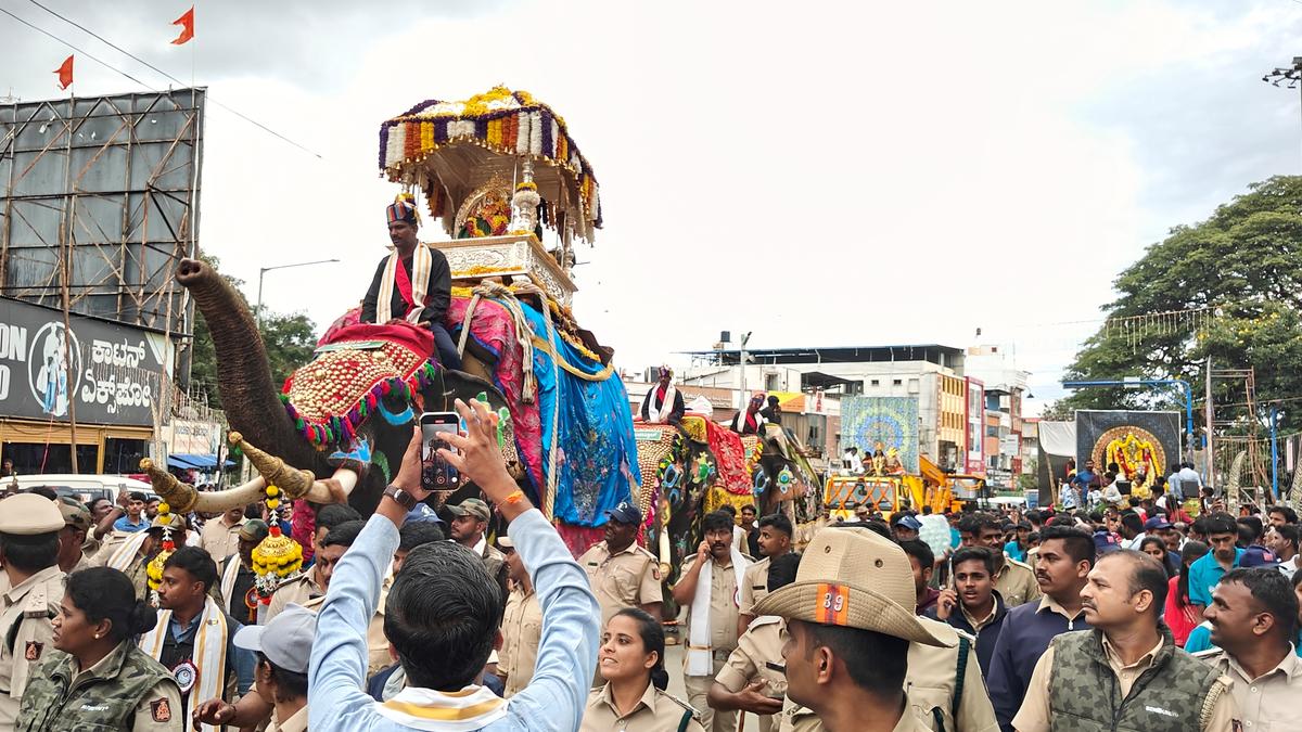 Dasara celebrations end with a colourful procession in Shivamogga - The  Hindu