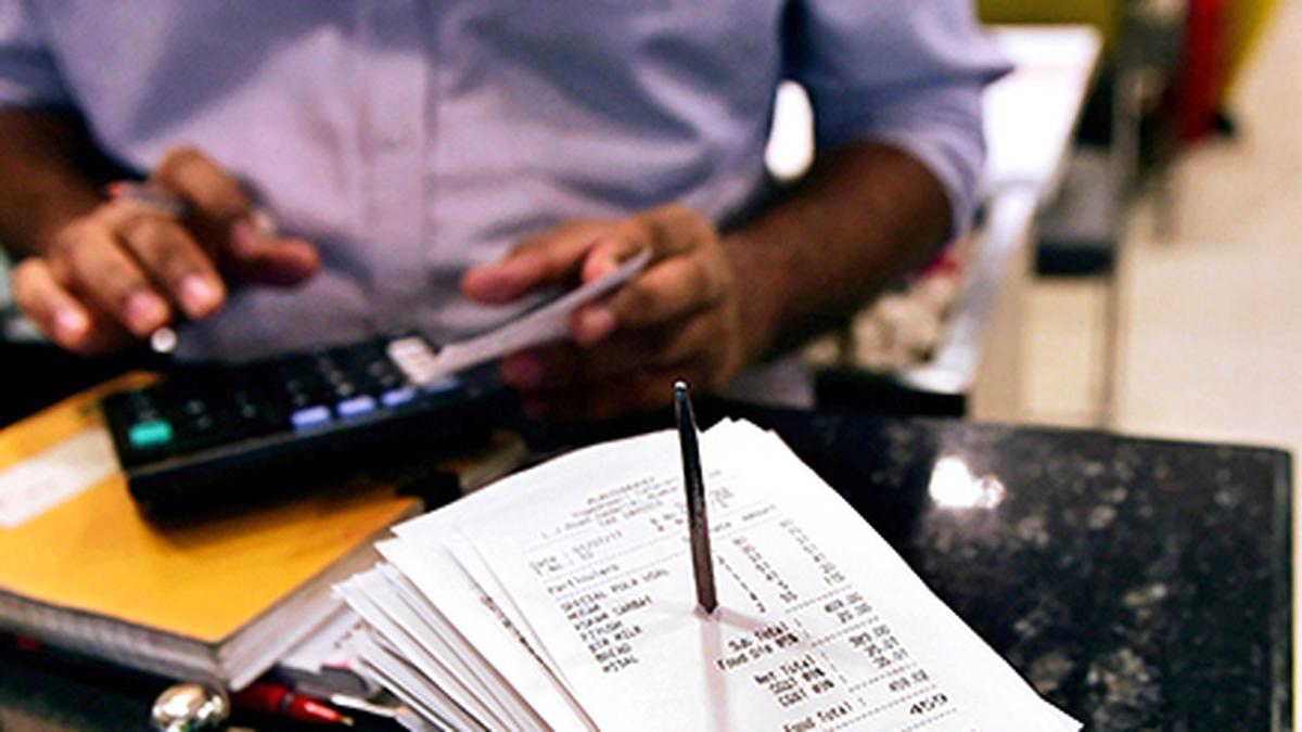 Delhi HC: Restaurants can't enforce service charge, violates consumer rights