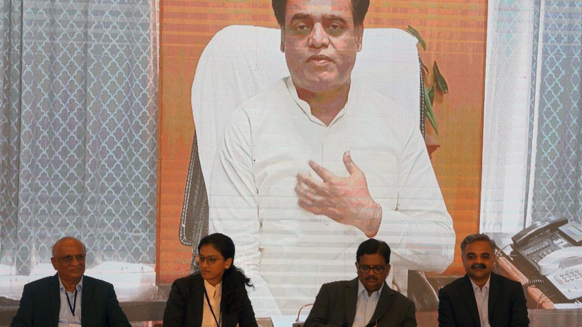 Govt. aims to attract the best minds in electric vehicles and drone