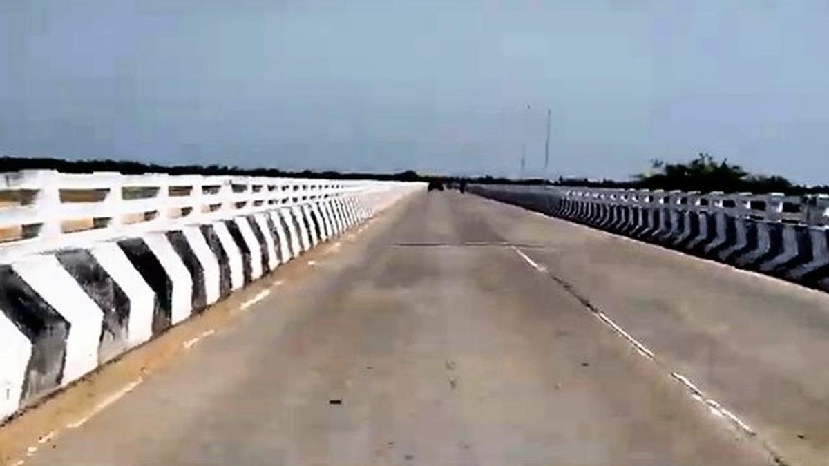 Muttam bridge link road in Mayiladuthurai still awaiting for allocation