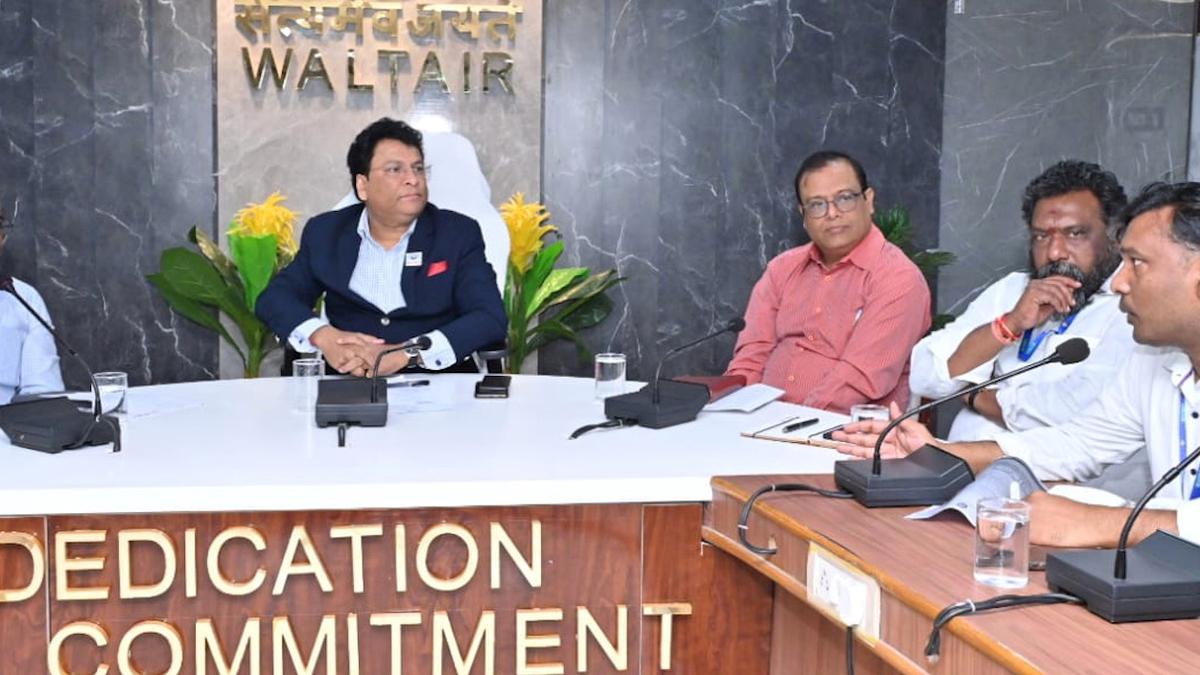 GVMC Commissioner, Waltair DRM hold talks on long-pending issues
