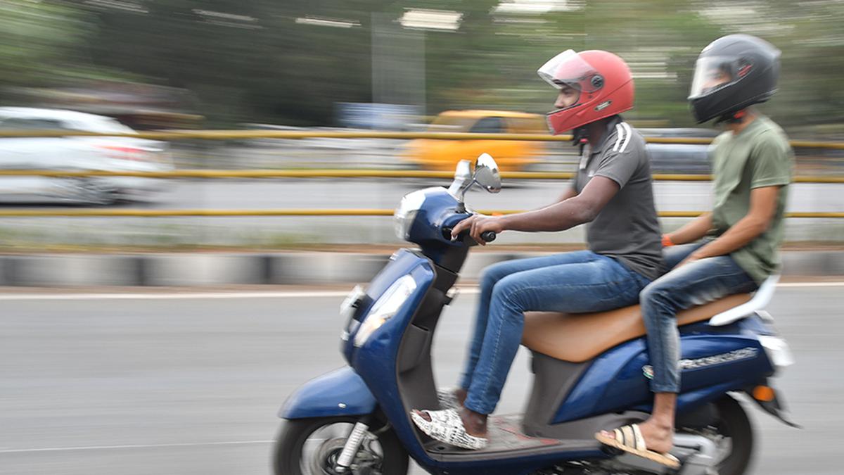 Bengaluru Traffic Police catch two more bikers for performing stunts on road